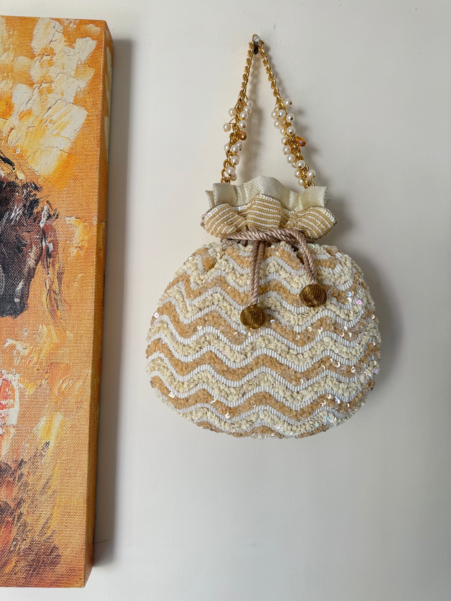 CHEVRON OFF-WHITE  POTLI